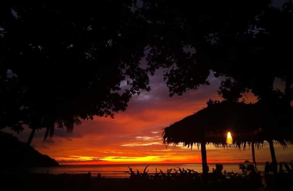 Playa Paraiso Nagtabon Beach Bacungan Exterior photo